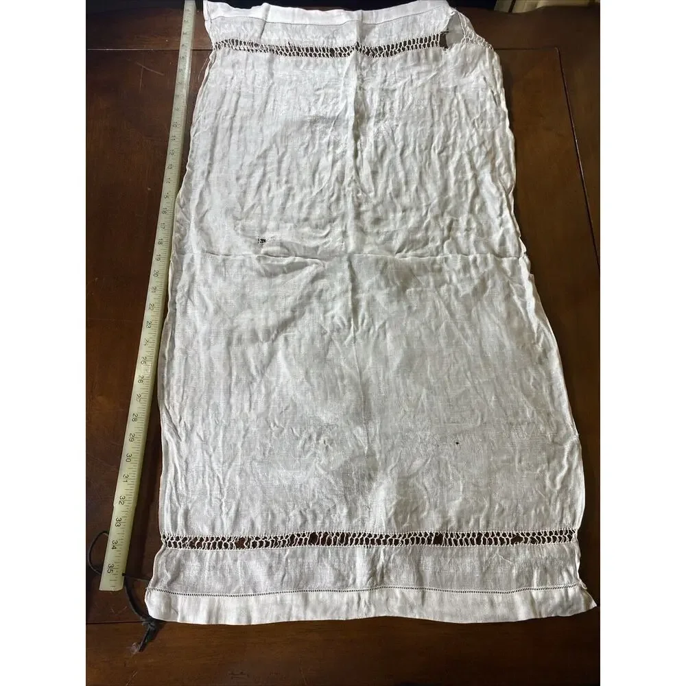 Lot 8 VTG Family Table Cloth Linens Doilies Runner Embroidery Lace Crochet‎ READ